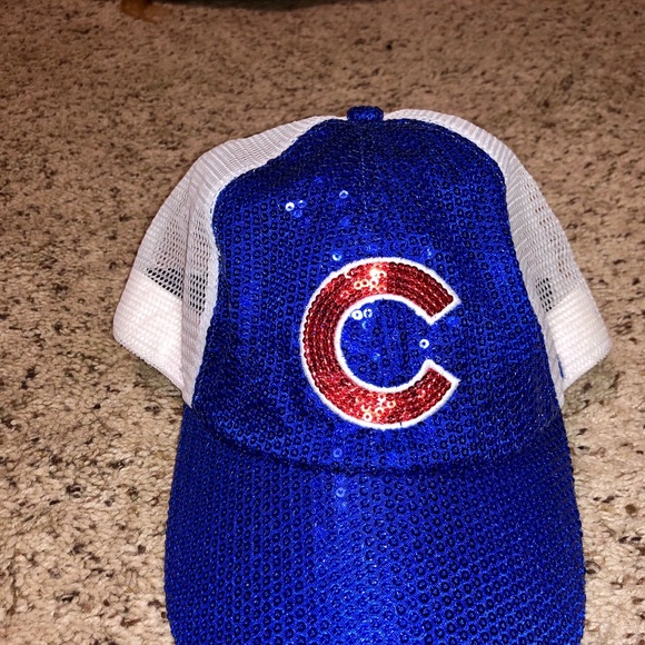 pink hat cubs fan